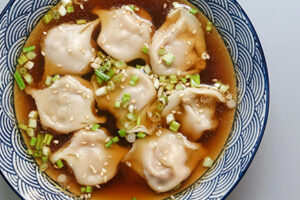 chinese dumpling soup